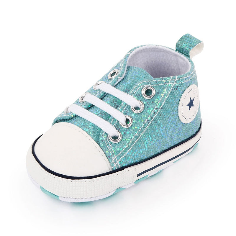 Tênis infantil para bebês estilo All Star: pezinhos na moda, mas com conforto!