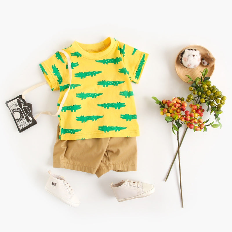 Conjunto de algodão - Look praia com shorts e camiseta de manga curta